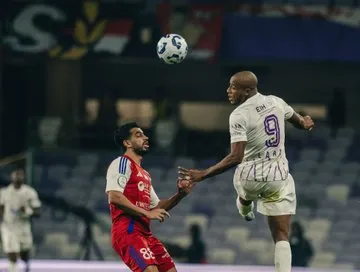 العين ضد شباب الاهلي في الدوري الإماراتي